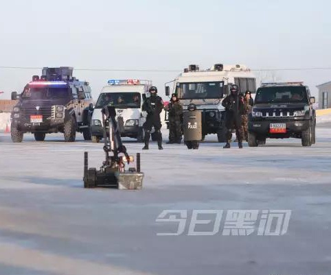 黑河反恐防爆實(shí)戰(zhàn)！看凌天排爆機(jī)器人如何在零下25&deg;迅速出擊。